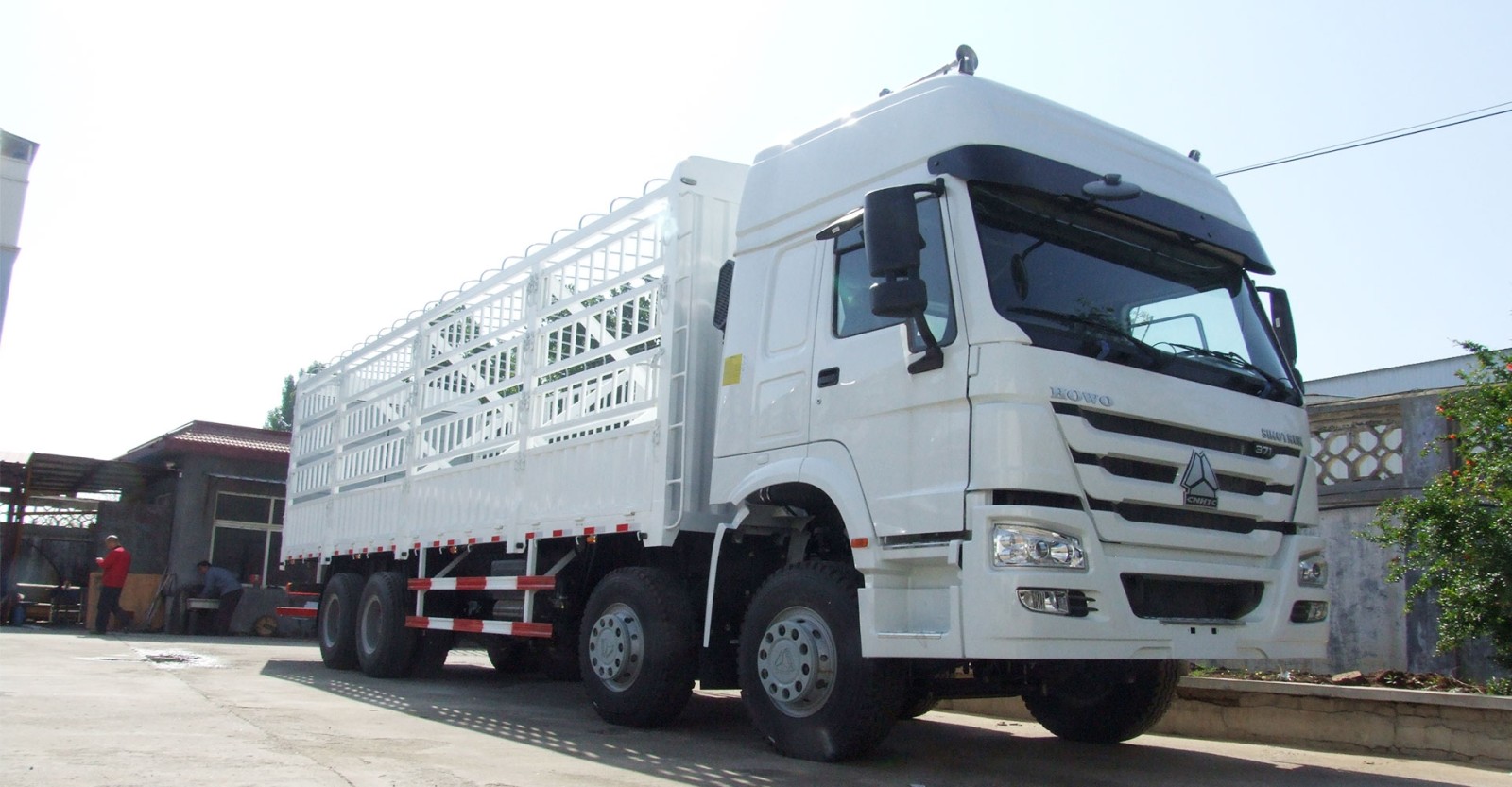 New SINOTRUK HOWO-7 8x4 Cargo Truck for Sale